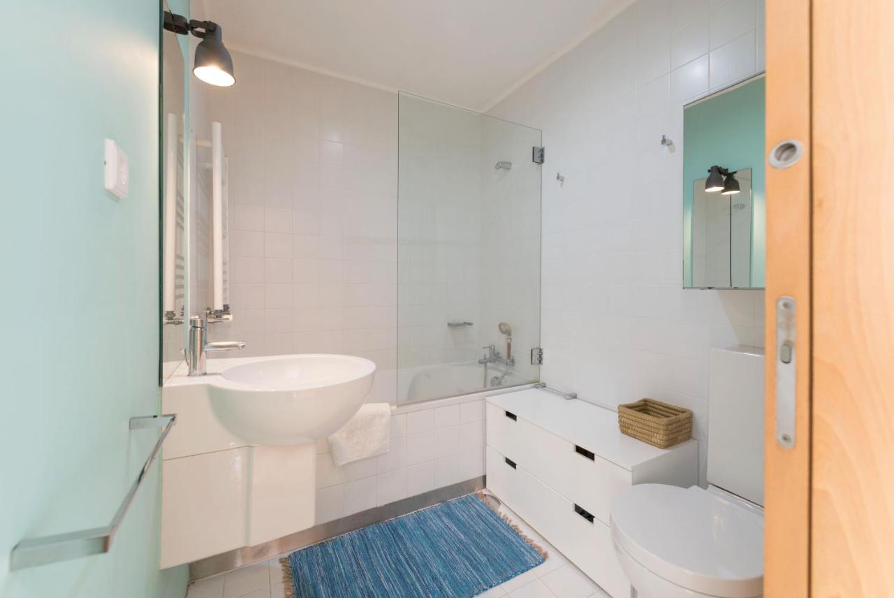 Between River And Sea Apartment